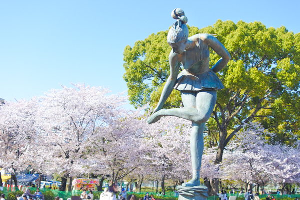 鶴舞公園(名古屋市昭和区)踊り子像